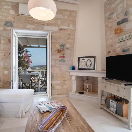 Nena's Cycladic Nyaraló *